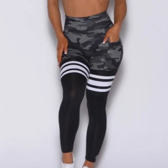 Bombshell Sportswear Camo Pocket Thigh High Legging Gray Size Medium - Picture 3 of 15
